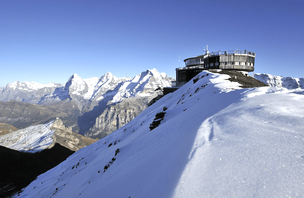 James Bond Skiing | Welove2ski
