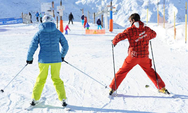 Ski With a Big Banana: and Other Great Family Skiing Tips | Welove2ski