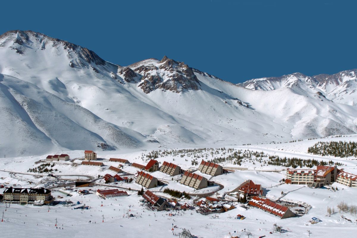 Wide-open powder fields and alpine terrain at Las Leñas ski resort, Argentina