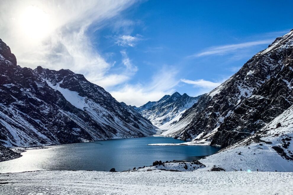 Iconic Lago del Inca and rugged Andean peaks at Portillo ski resort, Chile