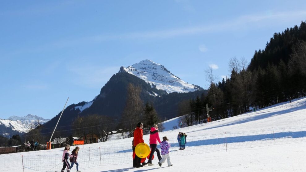 Family sledging Morzine ski resort