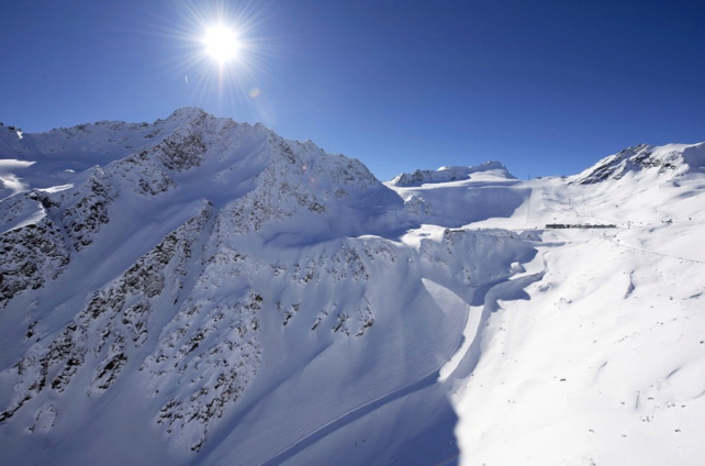 Six Snowsure Resorts for Spring Skiing | Welove2ski