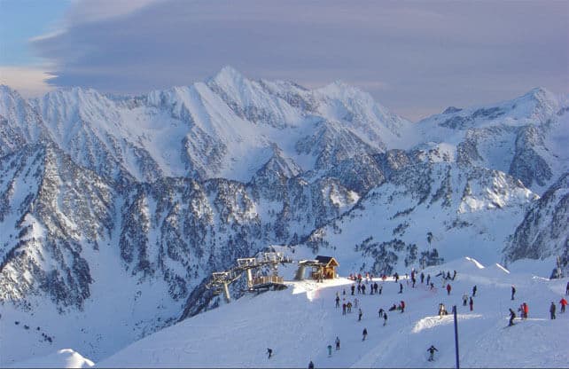 7 Reasons Why the French Pyrenees are Fab for Ski Weekends | Welove2ski