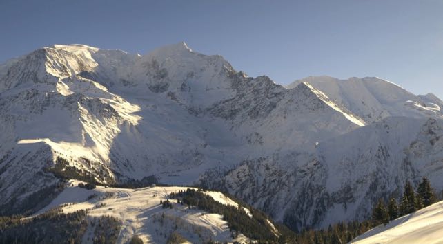 All Quiet in the Alps, Before Another Big Storm | Welove2ski