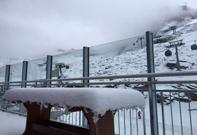 Fresh Snow on the Alpine Glaciers | Welove2ski