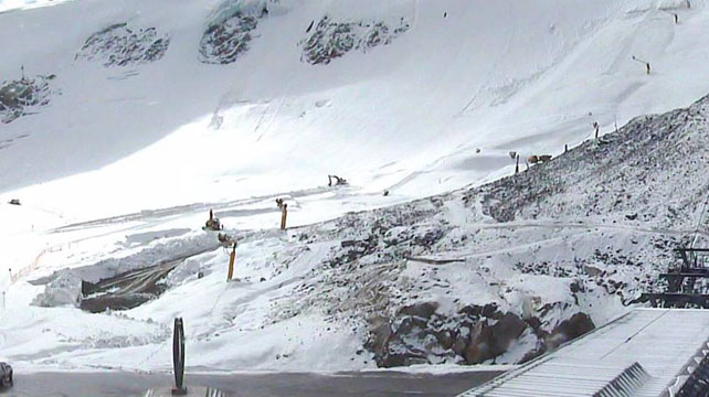 It's Snowing Again at Altitude in the Alps | Welove2ski