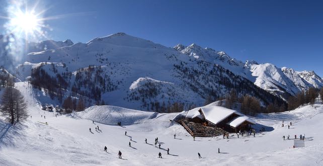 Light Snowfall and Low Temperatures Expected in the Alps