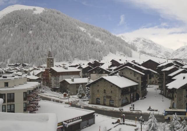Winter Bites Back in the Western Alps | Welove2ski